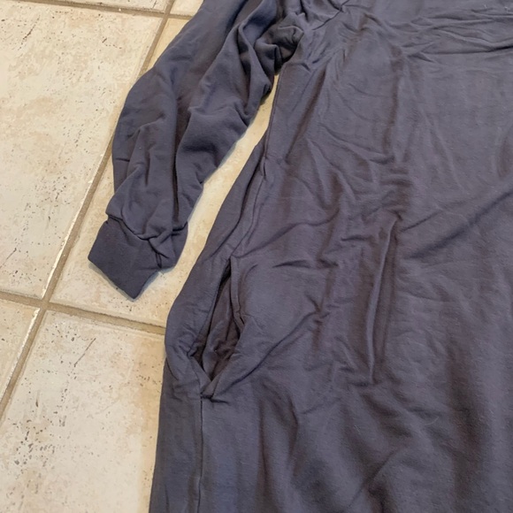 Sweetlegs Clothing Inc. Gray Long-Sleeve Crewneck Sweatshirt XL - Picture 2 of 11